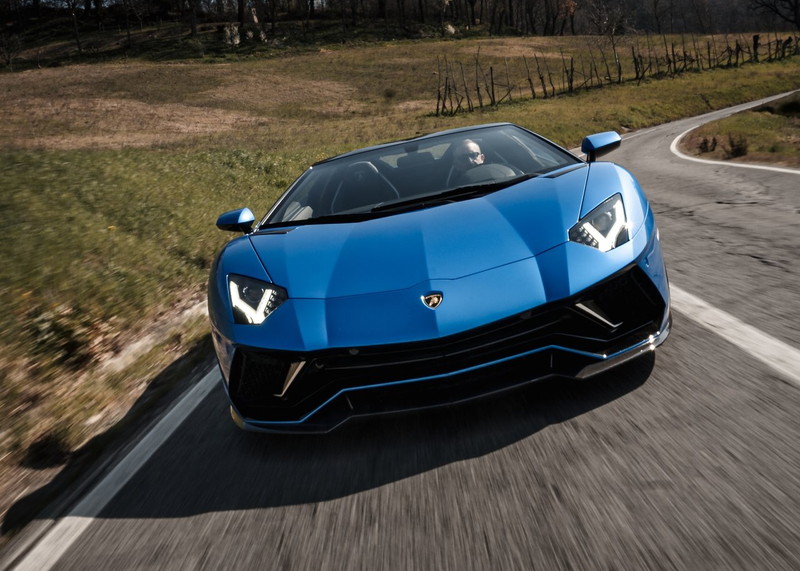 ランボルギーニ アヴェンタドール LP780-4 ウルティメ ロードスター